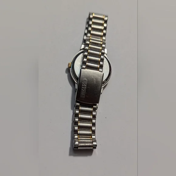 Vintage Seiko Spirit 7N01 6B10 White Dial women display picture 2